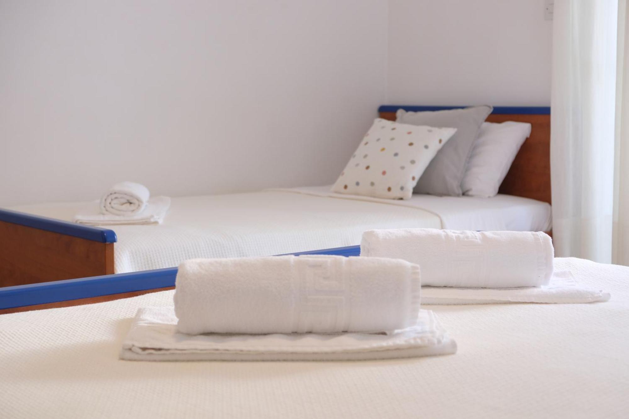 Lappas Rooms Roviés Eksteriør bilde