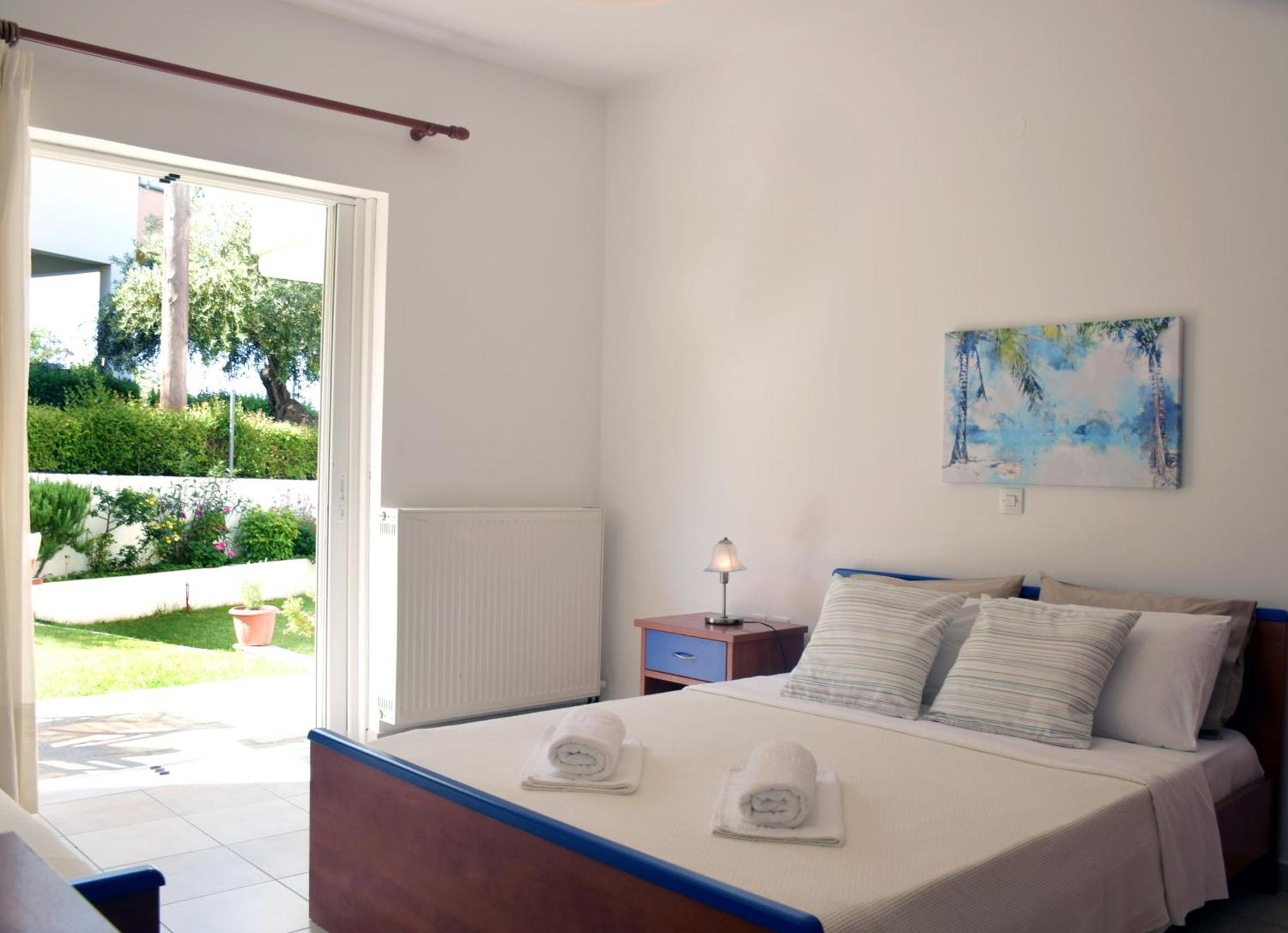 Lappas Rooms Roviés Eksteriør bilde