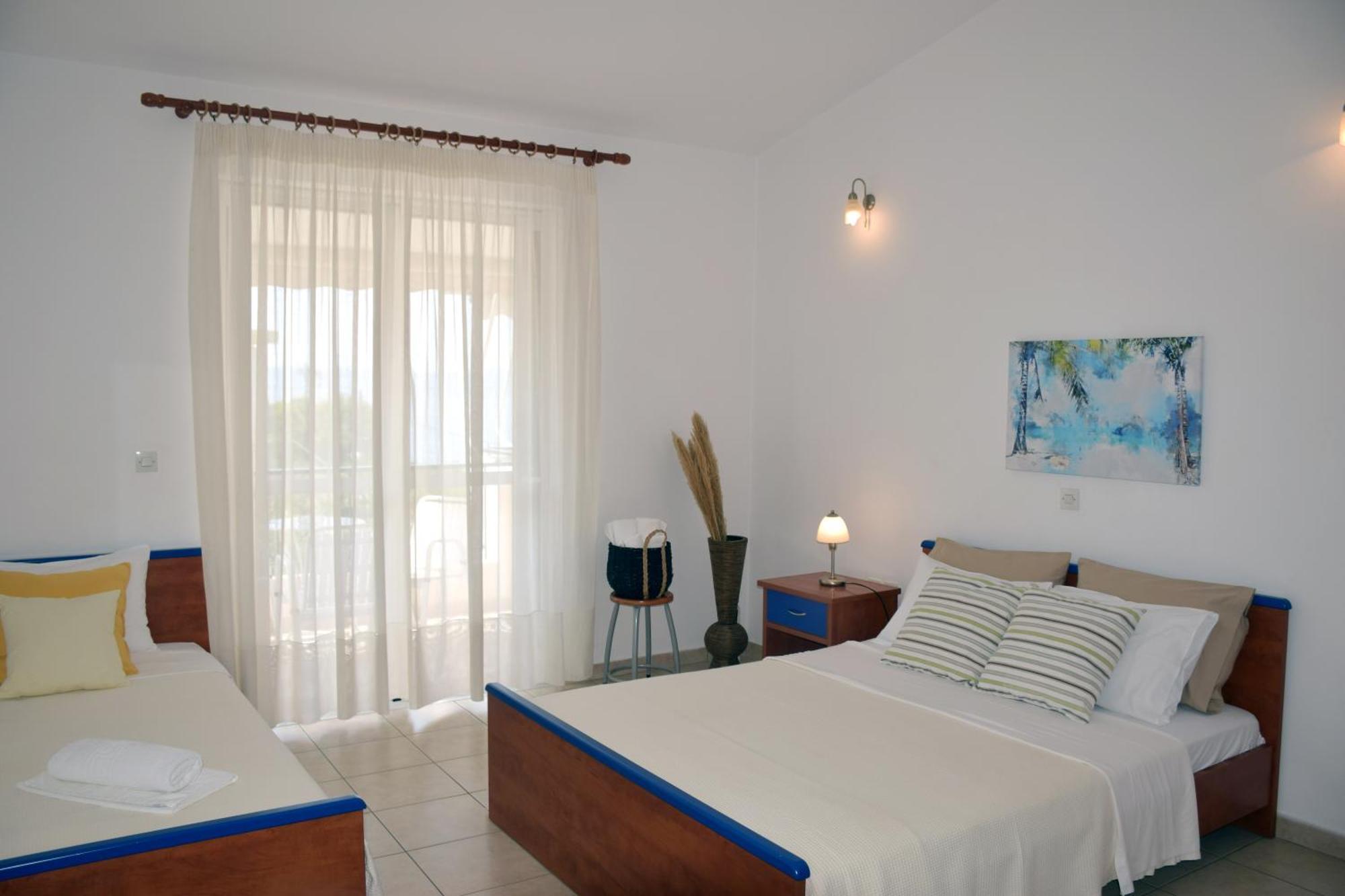 Lappas Rooms Roviés Eksteriør bilde