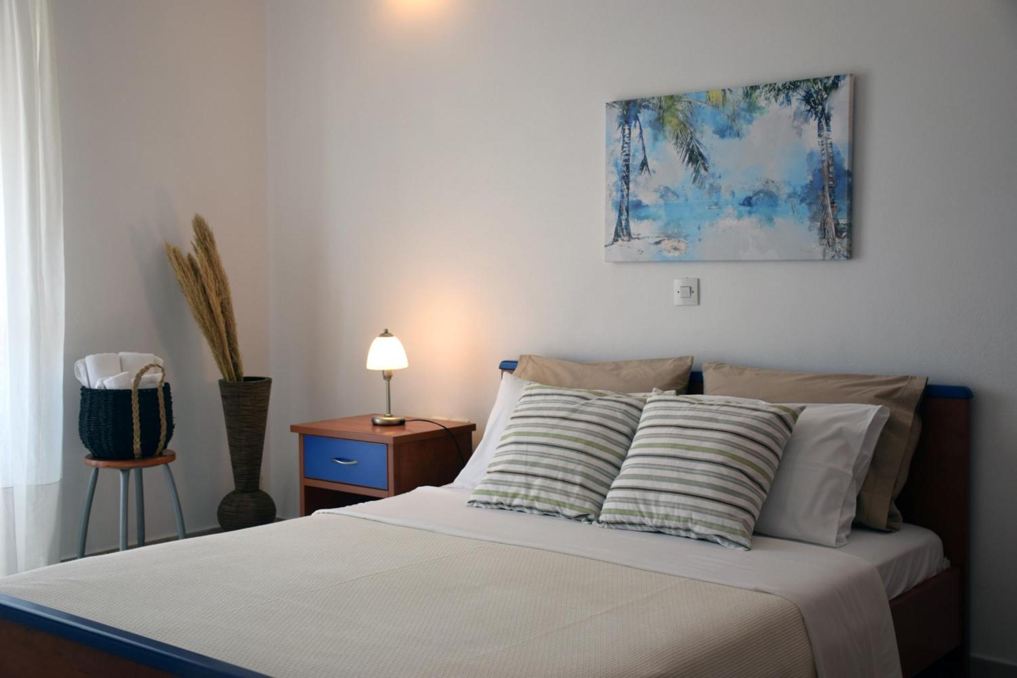Lappas Rooms Roviés Eksteriør bilde