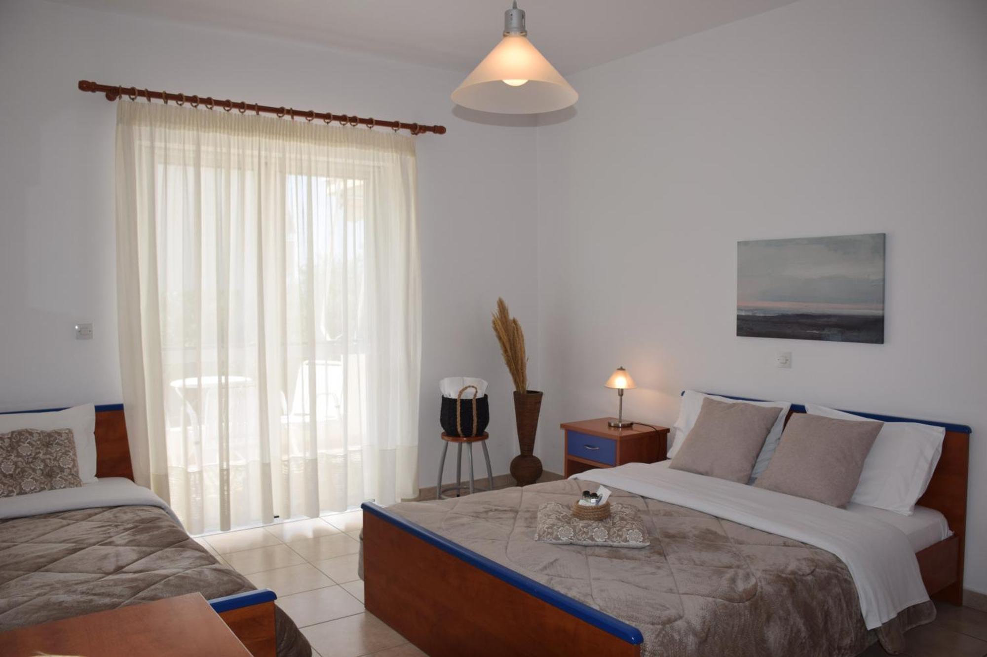 Lappas Rooms Roviés Eksteriør bilde