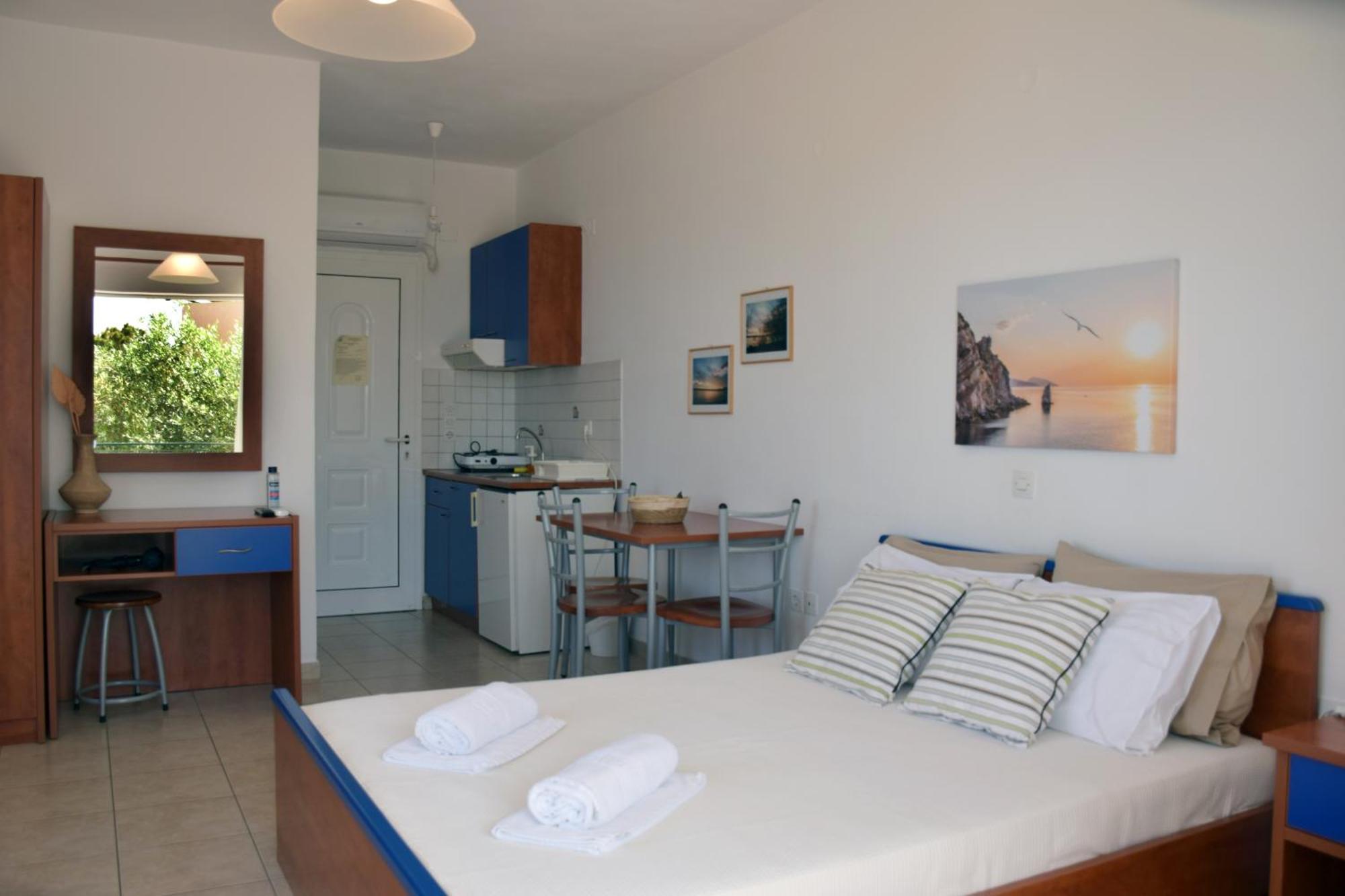 Lappas Rooms Roviés Eksteriør bilde